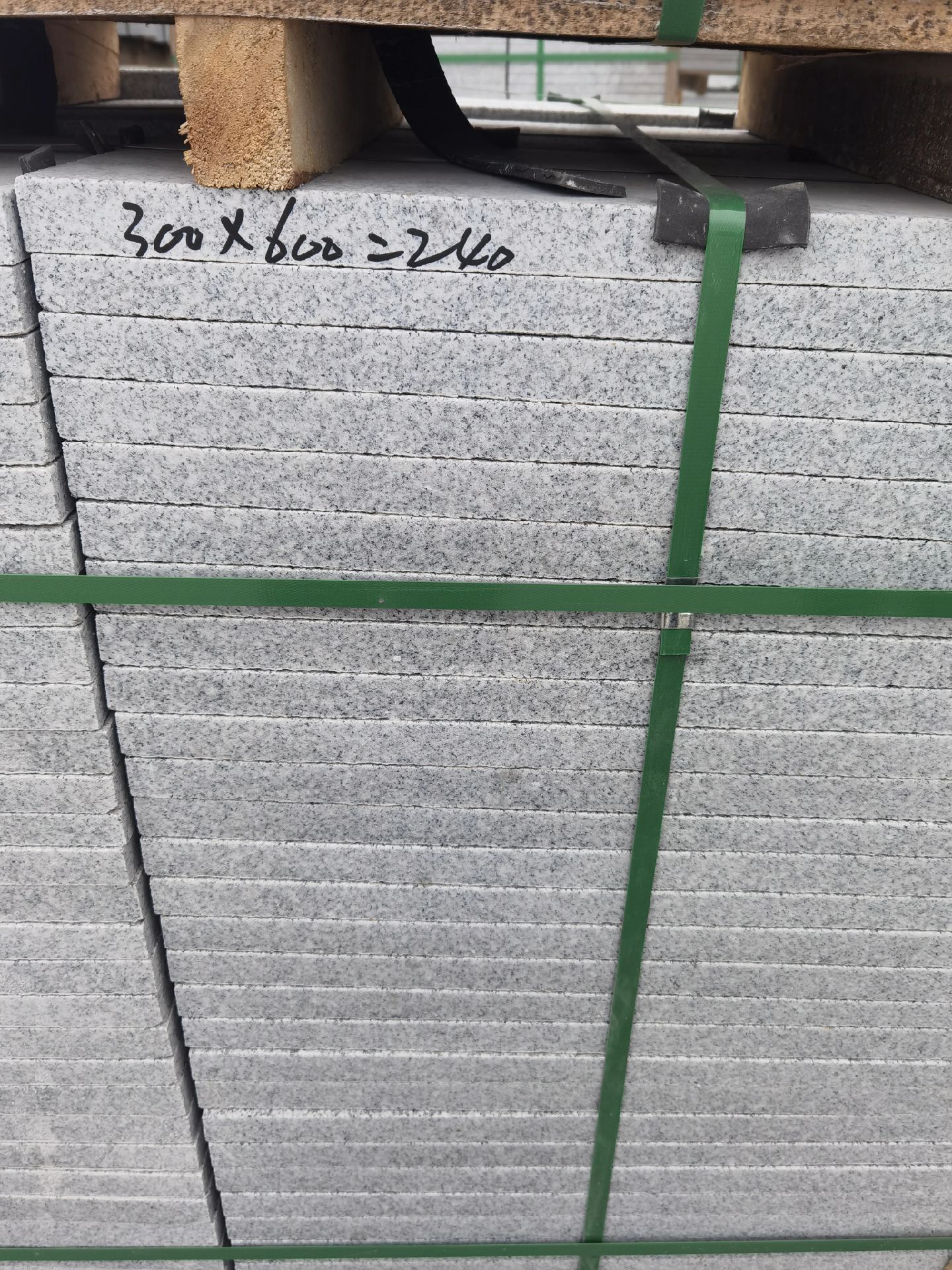 芝麻白車檔石(圖3)